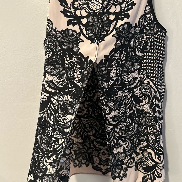 Express Black and Cream Split Back Tank - Picture 3 of 4